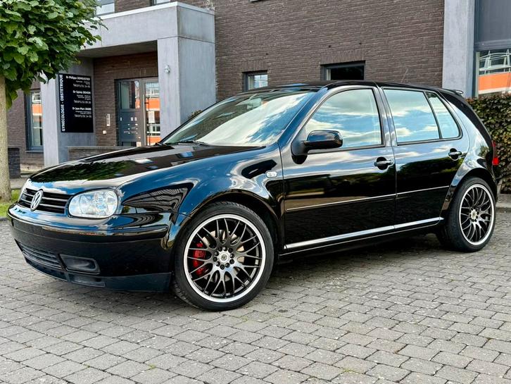Vw golf IV 2.8 v6 4 motion, Autos, Volkswagen, Particulier, Golf, Essence, Berline, 5 portes, Boîte manuelle, Noir, Quatre roues motrices / 4X4