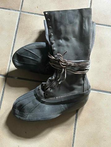 WWII - Shoe pack U.S. retrouvé dans une réserve  beschikbaar voor biedingen
