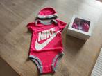 Setje Nike met muts en schoentjes (9 tot 12 maanden), NIKE, Ensemble, Comme neuf, Enlèvement