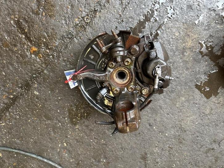 FUSEE RECHTS VOOR Volkswagen Touran (1T1 / T2), Auto-onderdelen, Ophanging en Onderstel, Volkswagen, Gebruikt