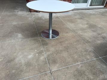 Tafel stijl Artifort circle Pierre Paulin 1 m diameter beschikbaar voor biedingen