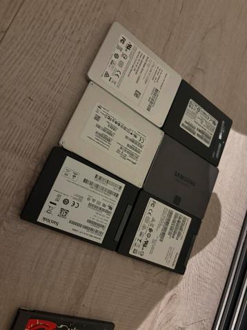 6x 128 gig ssd beschikbaar voor biedingen