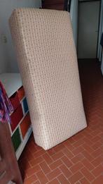 Une matelas  gratuit, Ophalen of Verzenden, Zo goed als nieuw, Matras