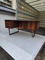 Boomerang bureau van Peter Løvig Nielsen voor Hedensted Møbe, Antiek en Kunst, Ophalen