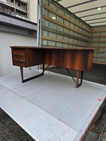 Boomerang bureau van Peter Løvig Nielsen voor Hedensted Møbe beschikbaar voor biedingen