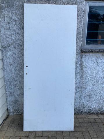 deur / binnendeur / verfdeur met slot en sleutel beschikbaar voor biedingen