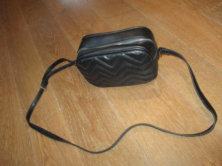 Handtas dames schoudertas leather look, Bijoux, Sacs & Beauté, Sacs | Sacs Femme, Comme neuf, Sac à main, Noir, Enlèvement ou Envoi