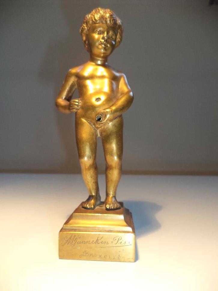 XIXE antiek beeld verguld brons fontein Manneken Pis Brussel, Antiek en Kunst, Kunst | Beelden en Houtsnijwerken, Ophalen of Verzenden