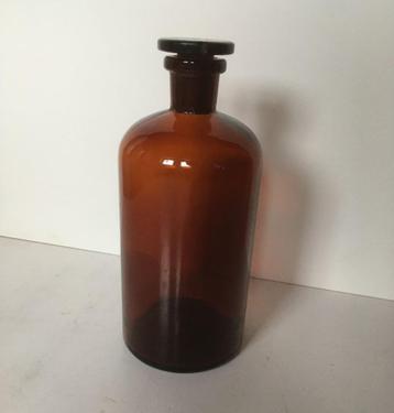 Antieke apotheekfles in bruin glas met geslepen stopsel beschikbaar voor biedingen