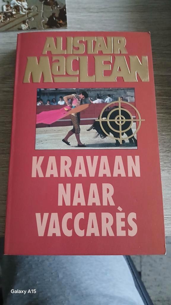 Alistair MacLean - Karavaan naar vaccares, Boeken, Thrillers, Zo goed als nieuw, Ophalen of Verzenden