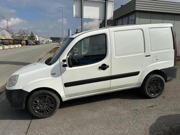 Fiat doblo Cargo 1.3 diesel euro 4 gekeurd voor verkoop beschikbaar voor biedingen