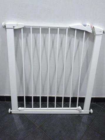 barrière enfant Munchkin, Enlèvement