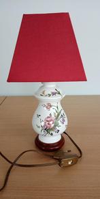 lampe de table en céramique avec abat-jour en tissu bordeaux, Maison & Meubles, Lampes | Lampes de table, Comme neuf, Tissus, Moins de 50 cm