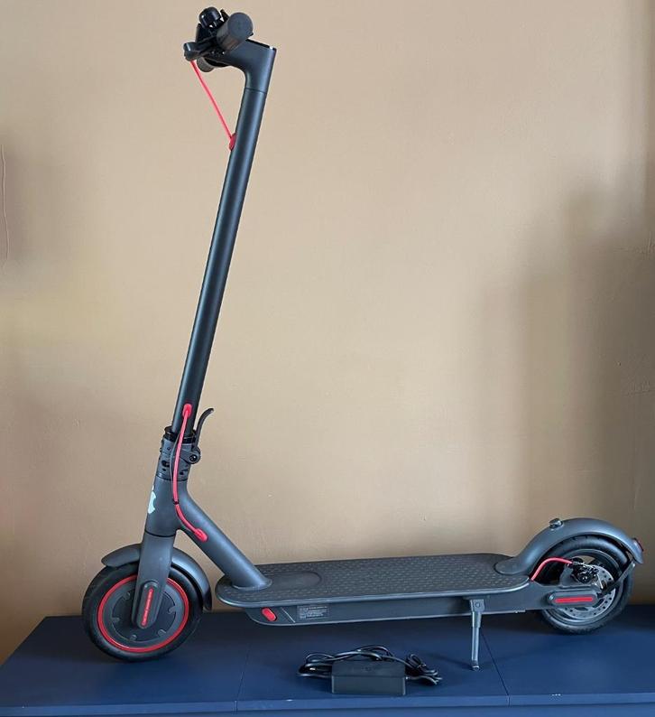 Xiaomi M365 Pro, Fietsen en Brommers, Steps, Zo goed als nieuw, Elektrische step (E-scooter), Ophalen