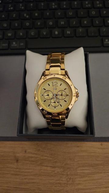 Huurwerk TOMMY HILFIGER beschikbaar voor biedingen