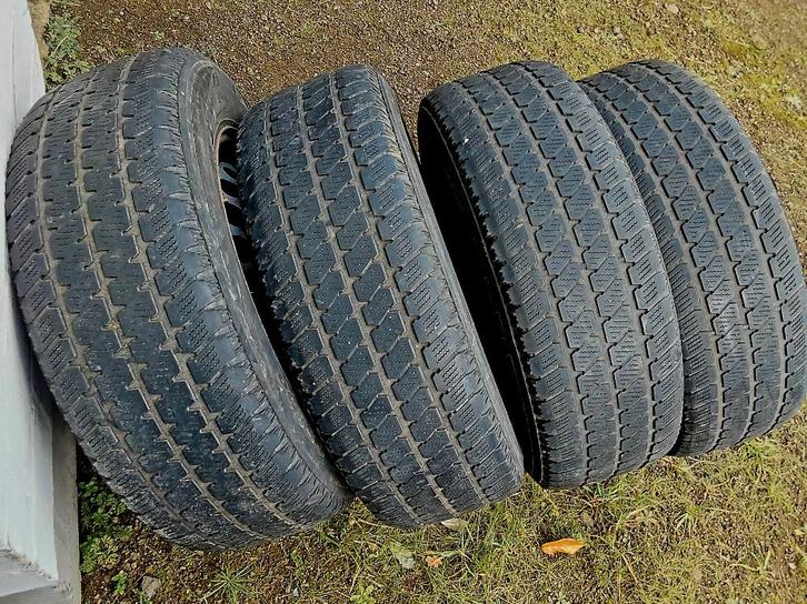 4 jantes VW Transporter T5 / T6 avec pneus renforcés, Autos : Pièces & Accessoires, Pneus & Jantes, Pneus et Jantes, 4 Saisons