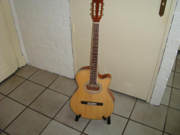Dimavery CN-500 klass. gitaar western look (nieuw, 20201766), Muziek en Instrumenten, Instrumenten | Toebehoren, Nieuw, Akoestische gitaar