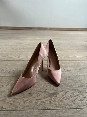 Schoenen Goxeou beschikbaar voor biedingen