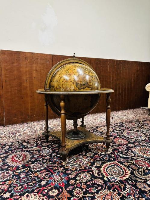Klassieke Globe Vloermodel, Antiek en Kunst, Antiek | Kantoor en Zakelijk, Ophalen of Verzenden