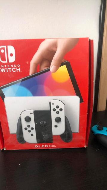 Je vend ma Nintendo switch oled Blanche PRIS NÉGOCIABLE !!