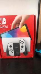 Je vend ma Nintendo switch oled Blanche PRIS NÉGOCIABLE !!, Consoles de jeu & Jeux vidéo, Comme neuf, Avec 3 manettes ou plus