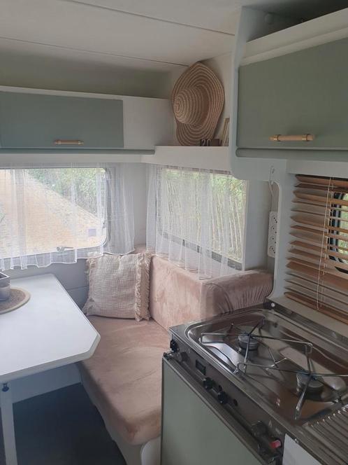 Super mooie opgeknapte caravan, Caravans en Kamperen, Caravans, Particulier, Vast bed, Luifel, Mover, Zonnepaneel, Ophalen