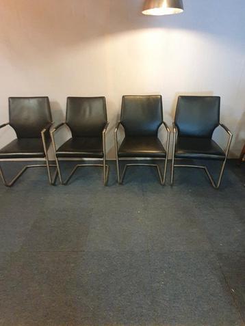 4 Zwart Leren stoelen Van Movani beschikbaar voor biedingen