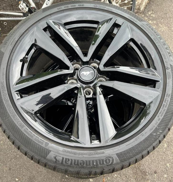 KIT HIVER FORD MUSTANG 255/40/R19, Autos : Pièces & Accessoires, Pneus & Jantes, Pneus et Jantes, Pneus hiver, 19 pouces, 255 mm