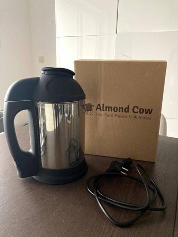 Almond Cow - vegan milk maker beschikbaar voor biedingen