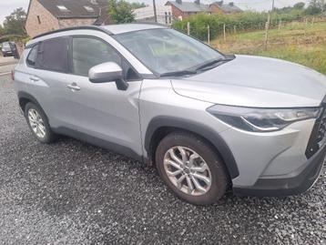 Toyota Corolla cross grise, Autos, Argent ou Gris, Achat, Euro 6, Carnet d'entretien