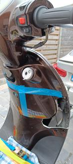 Scooter capuccino Gts met schade, Ophalen, Gebruikt, Klasse A (25 km/u), GTS