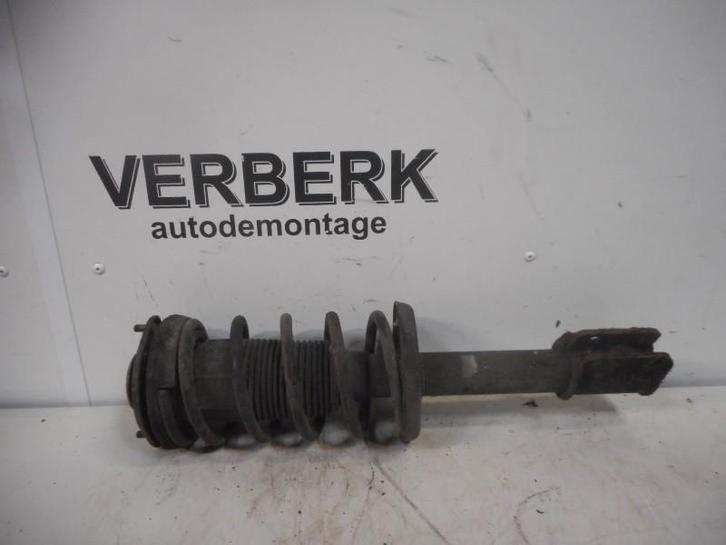 VEERPOOT LINKS VOOR Opel Corsa A (01-1982/03-1993), Auto-onderdelen, Ophanging en Onderstel, Opel, Gebruikt