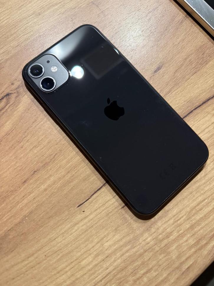 iPhone 11 64GB, Télécoms, Téléphonie mobile | Apple iPhone, Utilisé, 64 GB, Sans abonnement, Sans simlock, iPhone 11, Noir, Enlèvement