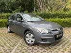 Hyundai i30 break 1.6 CRDI uit 2010, Auto's, Voorwielaandrijving, Stof, Zwart, Particulier