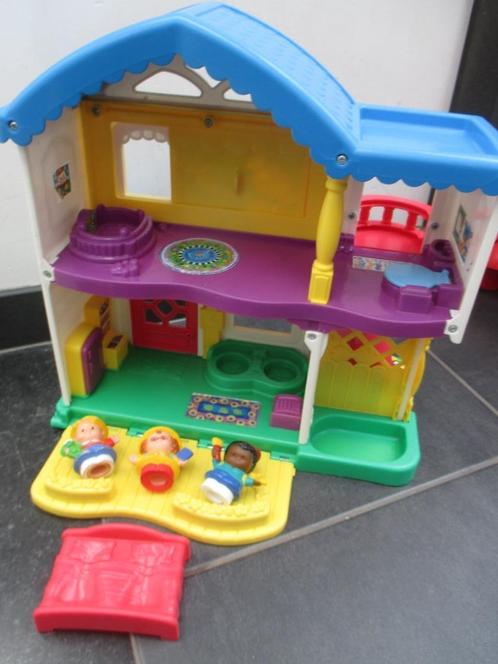 Fisher Price huis met 3 FP popjes en bed. Met # geluiden, Kinderen en Baby's, Speelgoed | Fisher-Price, Gebruikt, Speelset, Met geluid