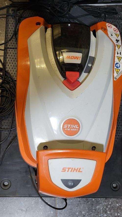 Stihl RMI522C robotmaaier (2021) compleet met app bediening, Tuin en Terras, Robotmaaiers, Gebruikt, 20 tot 25 cm, Met regensensor