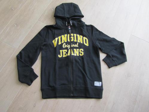Vingino zwart vest met kap maat 14 jaar nu € 12, Kinderen en Baby's, Kinderkleding | Maat 164, Zo goed als nieuw, Jongen, Trui of Vest