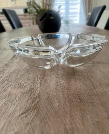 Grote kristallen asbak van het merk Cristal d'Arques beschikbaar voor biedingen