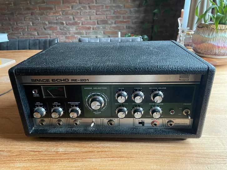Roland RE 201 Space Echo, Musique & Instruments, Effets, Comme neuf, Enlèvement ou Envoi