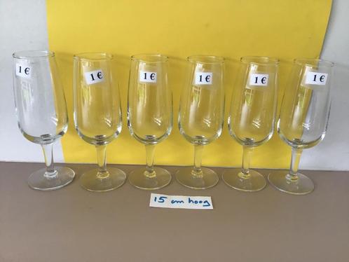 10 sets de 6 ou 12 verres à cava, Maison & Meubles, Cuisine | Vaisselle, Comme neuf, Verre, Enlèvement ou Envoi