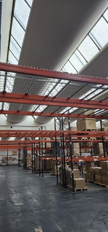 Mecalux ladders van 4500  1100 mm — voor gebruik beschikbaar voor biedingen