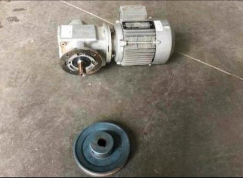 Motor motor reductor reductiekast overbrenging tandwielkast, Doe-het-zelf en Bouw, Motoren, Ophalen