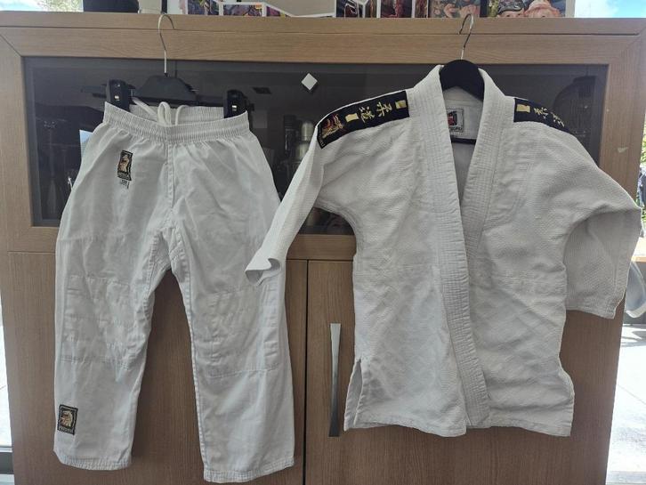 2 kimono's 130, broek 140 karate, judo, verdedigingssport, Sport en Fitness, Vechtsporten en Zelfverdediging, Gebruikt, Judo, Ophalen of Verzenden