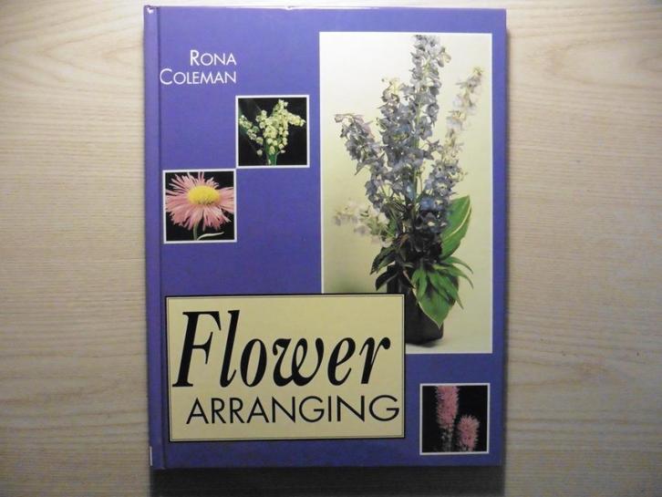Boek ‘Flower arranging’., Livres, Loisirs & Temps libre, Comme neuf, Enlèvement ou Envoi