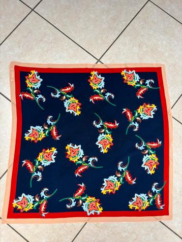 Carré 60x60 en soie Eric Bompard, Taille 38/40 (M), Comme neuf, Pashmina, Enlèvement