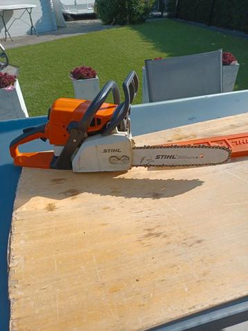 Stihl ms 230 en Husqvarna 435 GERESERVEERD kettingzaag, Enlèvement ou Envoi, Utilisé, Tronçonneuse