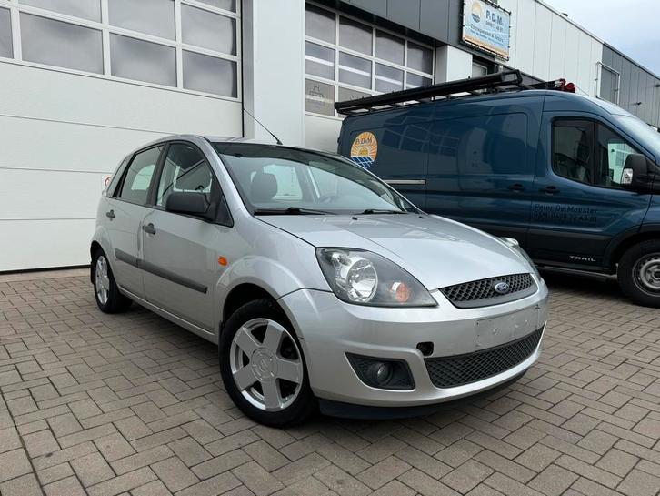 Ford Fiesta 1.4TDCI 195.000Km/ Airco/ Ond.Boek/ Gekeurd Vvk, Auto's, Ford, Bedrijf, Te koop, Fiësta, Airbags, Airconditioning
