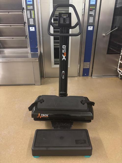 powerplate dkn technology xg5.0 + trainingsbankje, Sport en Fitness, Fitnessapparatuur, Zo goed als nieuw, Trilplaat, Armen, Benen