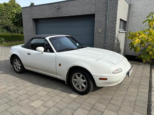 Mazda MX5. MK1 1er propriétaire, Autos, Mazda, Particulier, MX-5, Essence, Cabriolet, 2 portes, Boîte manuelle, Blanc, Noir, Tissu