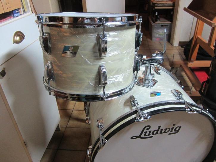 Ludwig 22", BD en tom 13" Vintage 1969- 70 Blue/olive, Muziek en Instrumenten, Drumstellen en Slagwerk, Gebruikt, Ludwig, Ophalen
